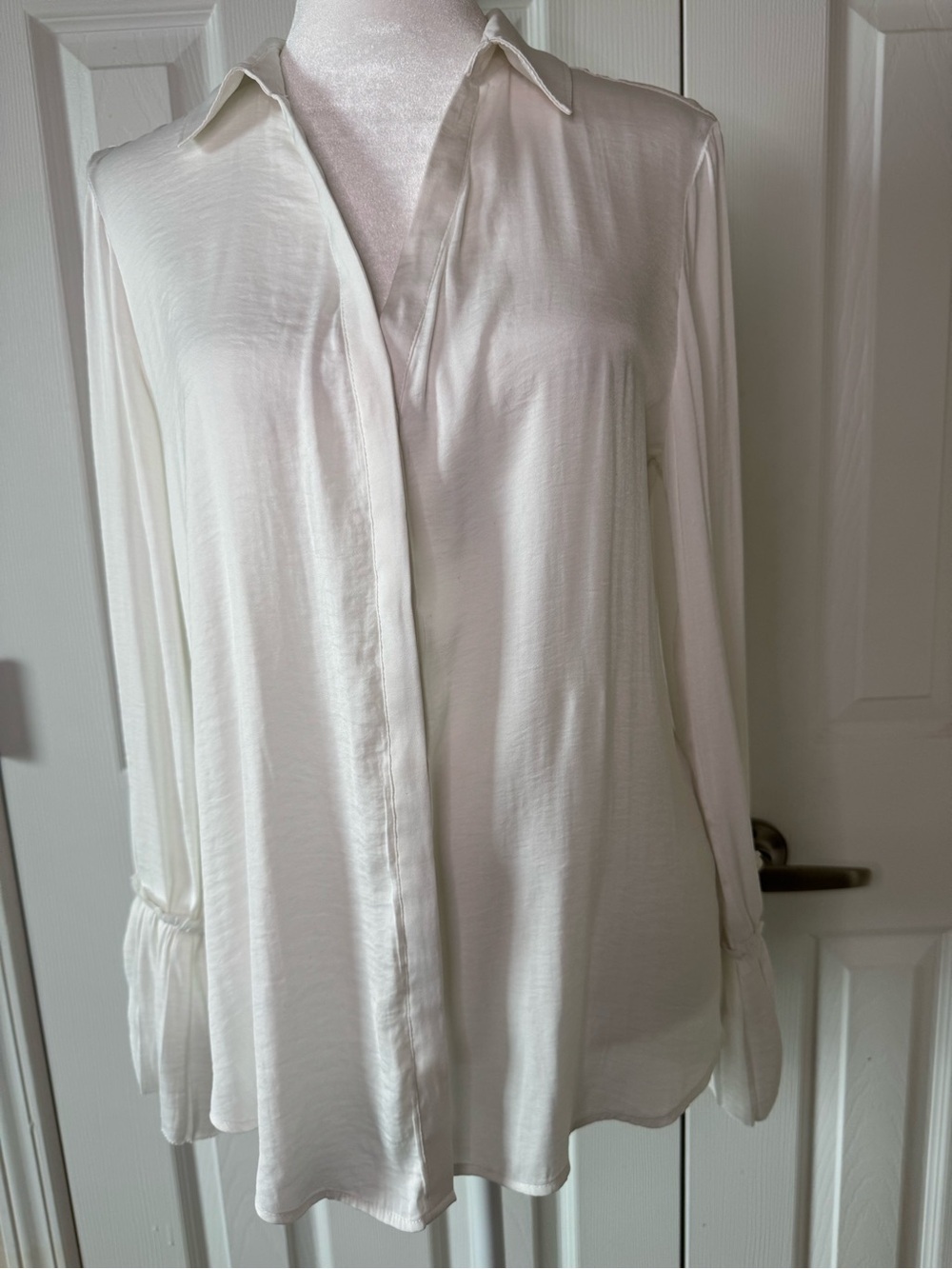 Paige White Pleated Blouse Size Small Bell Sleeve Chic Feminine Top - Picture 2 of 6